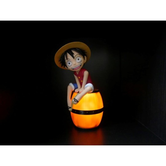 ONE PIECE - Luffy sur Tonneau - Figurine Lumineuse - 27 cm