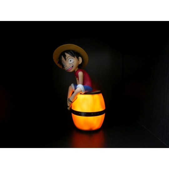 ONE PIECE - Luffy sur Tonneau - Figurine Lumineuse - 27 cm
